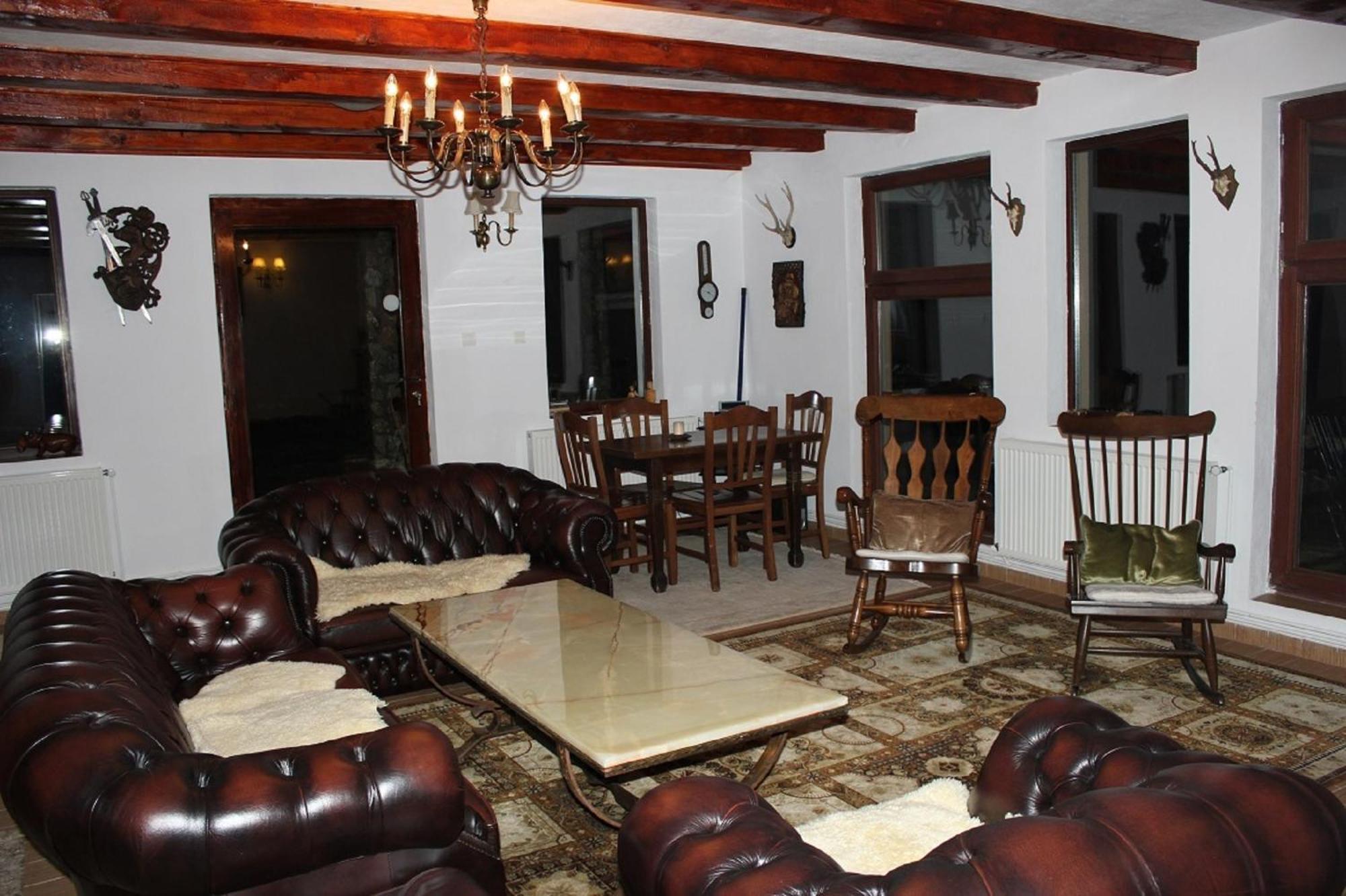 Pensiunea Casa Noastra Baia de Fier Ngoại thất bức ảnh