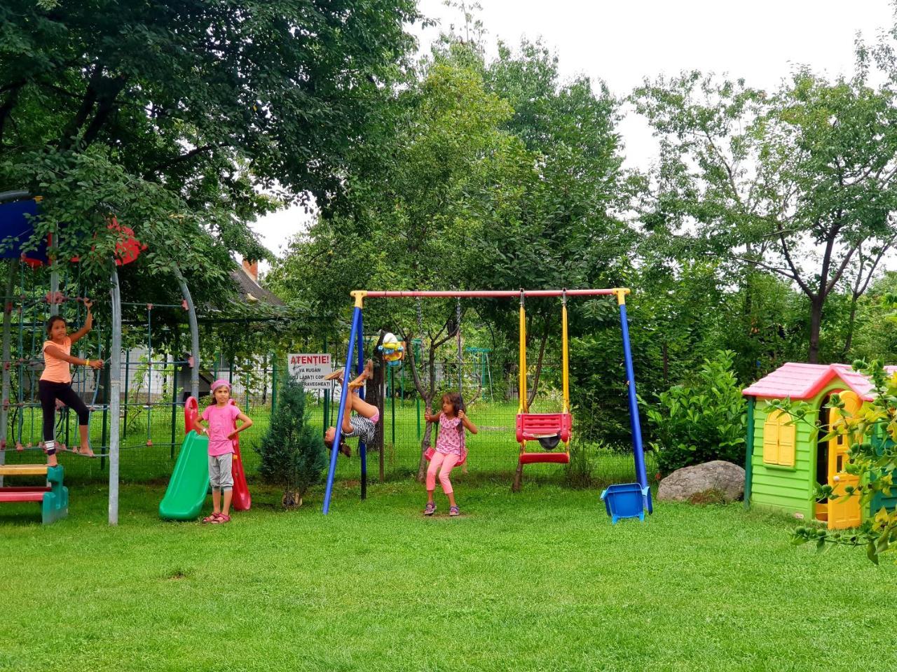 Pensiunea Casa Noastra Baia de Fier Ngoại thất bức ảnh